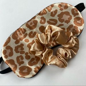 🔥5/$25🔥Beauty Sleep Leopard Print Eye Mask & Scrunchie Set